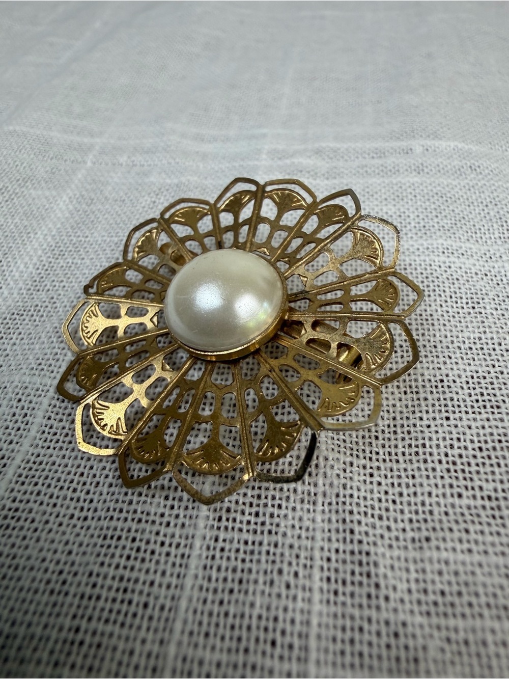 Vintage Gold Tone Filigree Rosette Brooch Large Faux Pearl Center Pin